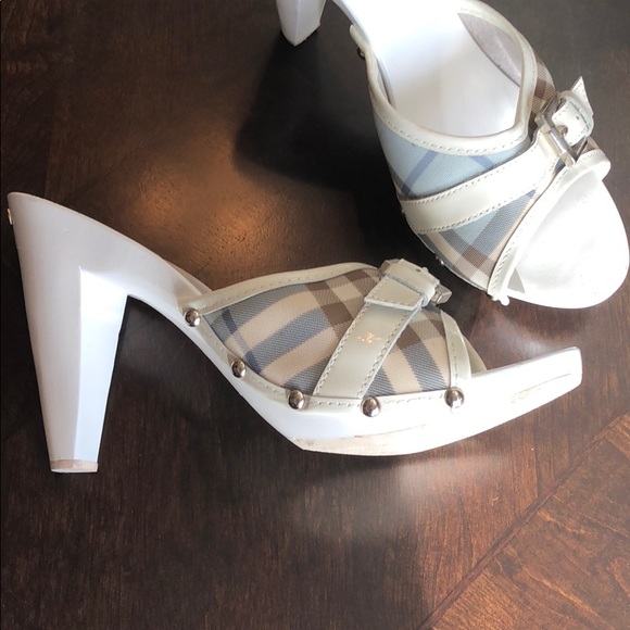 Burberry blue and white checkered shoes - Picture 2 of 4